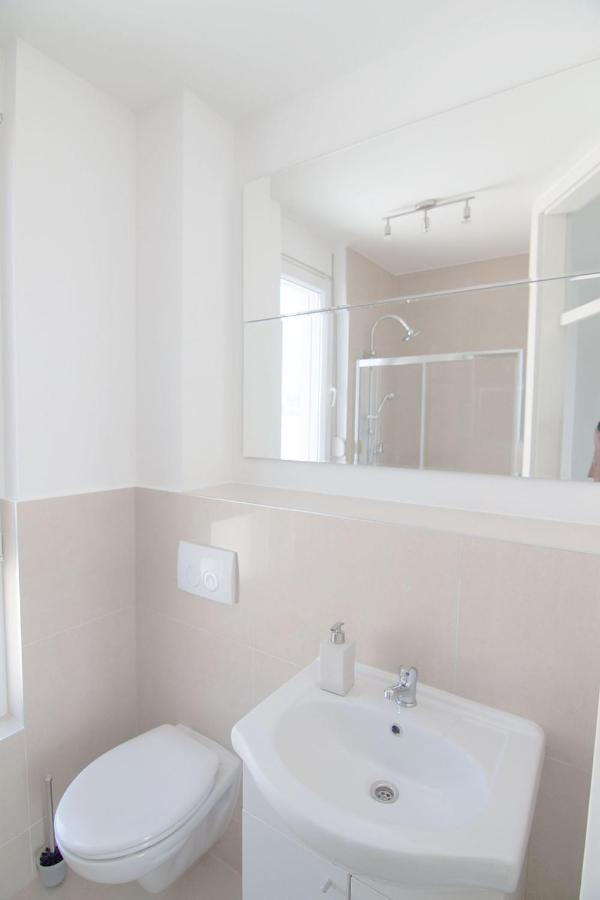 Ražanac Atrium Blue Holiday House מראה חיצוני תמונה